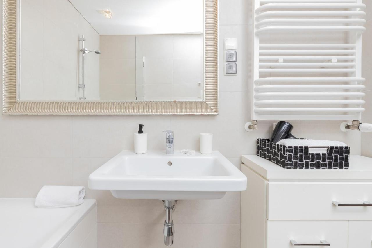 Old Town Neptun Apartments By Noclegi Renters Gdansk Luaran gambar