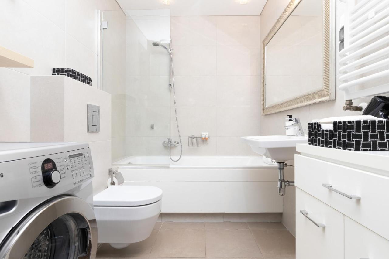 Old Town Neptun Apartments By Noclegi Renters Gdansk Luaran gambar